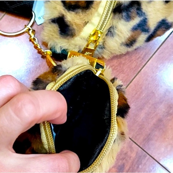 Leopard Faux Fur Belt Bag Crossbody w/Small Detachable Change Purse, NWT - Picture 4 of 10
